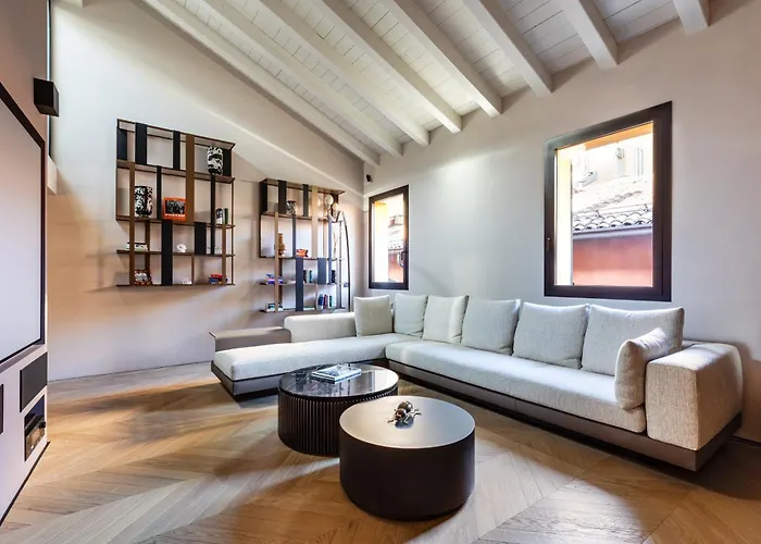 Astra Penthouse * بولونيا